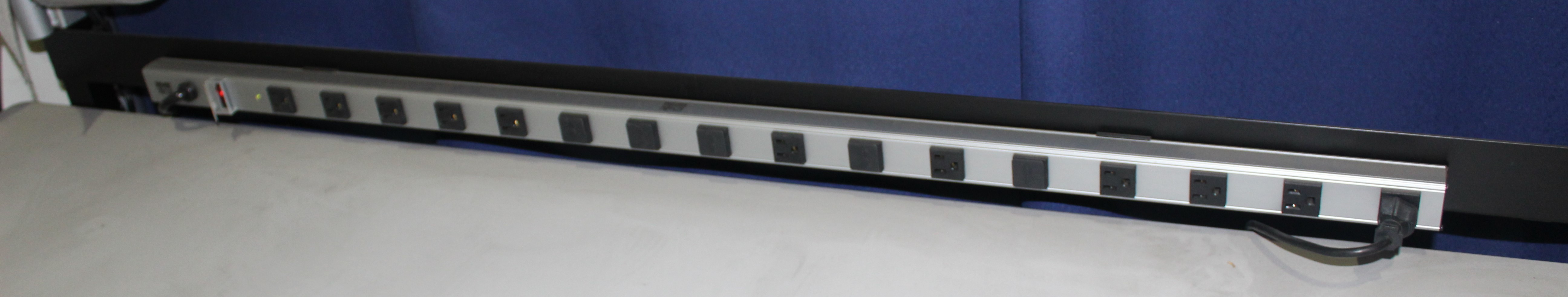 48&quot; Power Outlet(15 Outlets) 